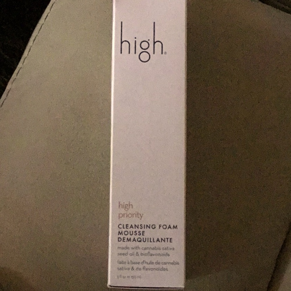 HIGH priorty CANNABIS CLEANSING FOAM ~ plant based beautiful healthy skin 150ml
